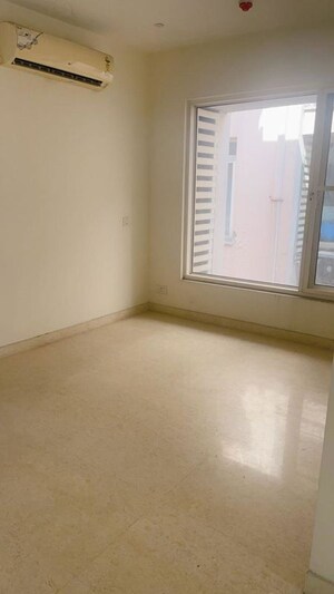 Room in 3 BHK Apartment at Jaypee Spa Court, Jaypee Greens – for Sale