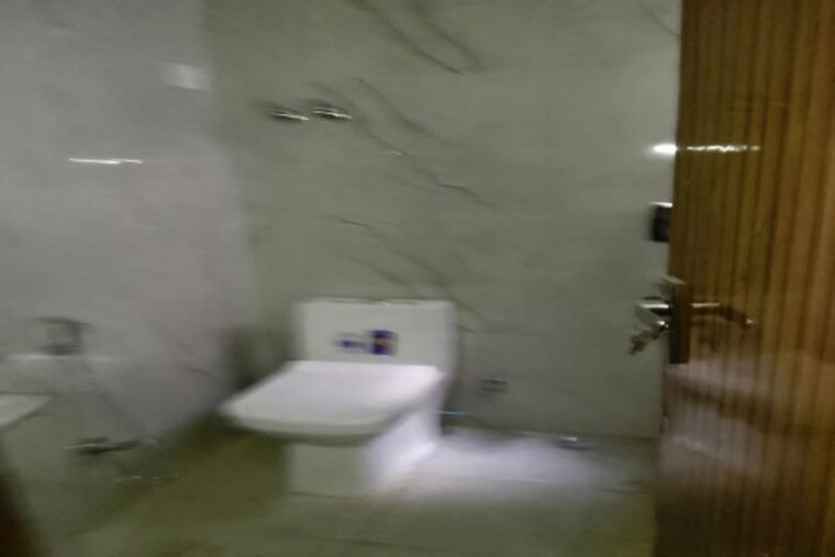 Bathroom, sector 49 2 Bedroom 131 Sq.Yd. Builder Floor In Sector 49 Faridabad 10149894