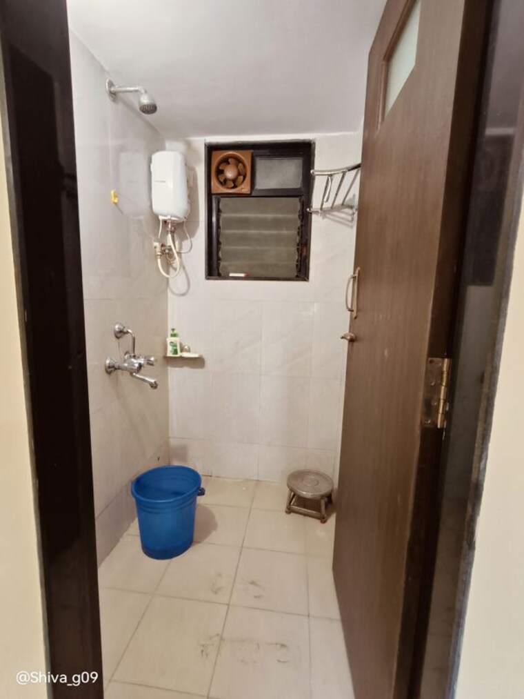 Bathroom, vrindavan-chs-worli 1 Bedroom 400 Sq.Ft. Apartment In Worli Mumbai 10149913