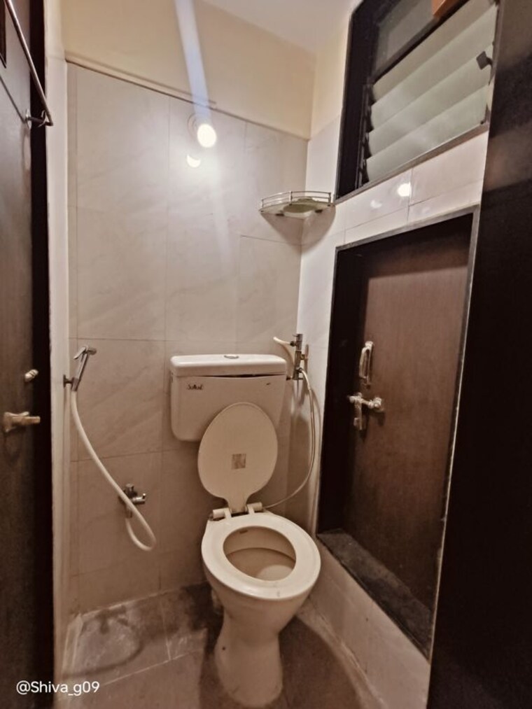 Bathroom, vrindavan-chs-worli 1 Bedroom 400 Sq.Ft. Apartment In Worli Mumbai 10149913