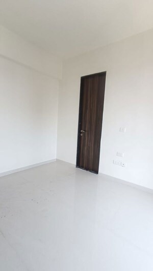 Room in 3 BHK Apartment at Sheth Zuri, Laxmi Nagar – for Sale