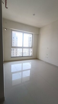2 BHK Apartment For Sale in Sheth Zuri
