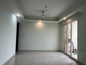 Room in 2.5 BHK Apartment at Mahagun Mirabella, Sector 79 – for Rent