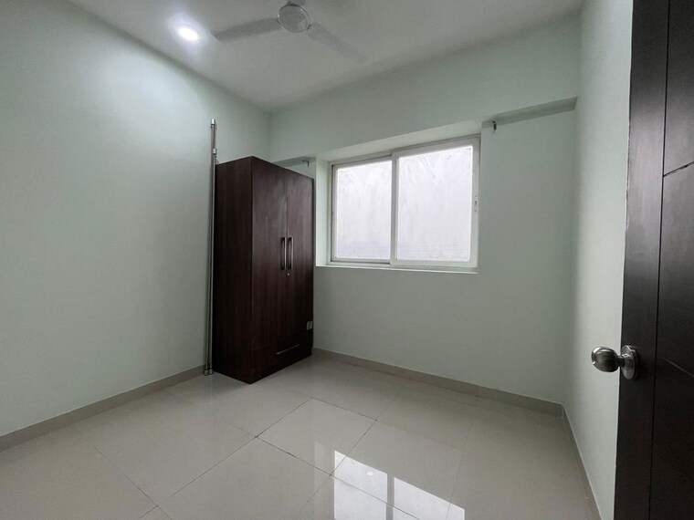 Room, mahagun-mirabella 2.5 Bedroom 1400 Sq.Ft. Apartment In Sector 79 Noida 10149904