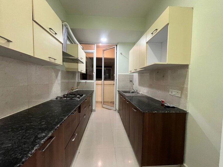 Kitchen, mahagun-mirabella 2.5 Bedroom 1400 Sq.Ft. Apartment In Sector 79 Noida 10149904