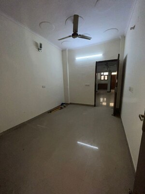 Room in 3 BHK Builder Floor at Sainik Colony – for Sale