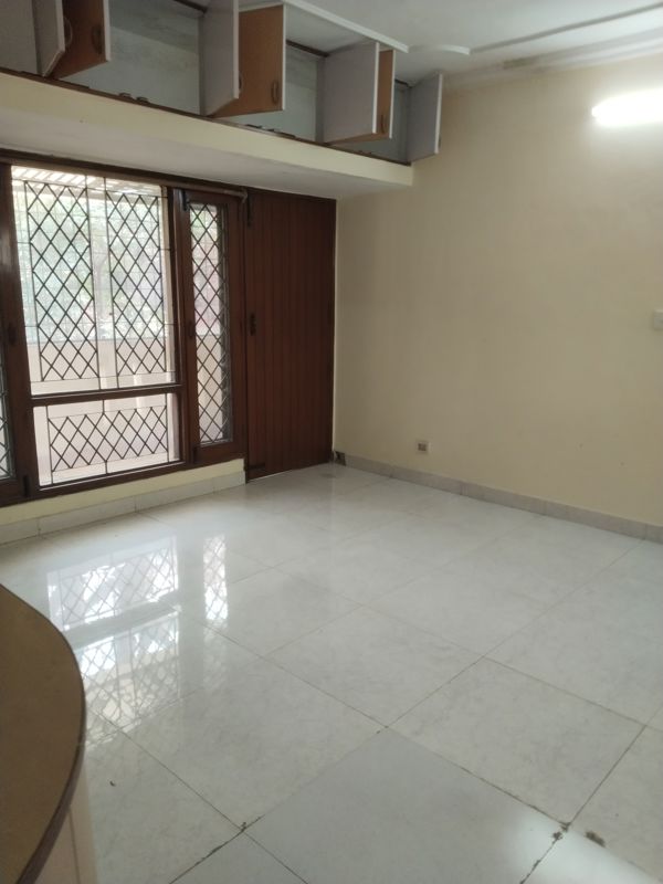 3 BHK + Extra Room Apartment For Rent in Sarita Vihar