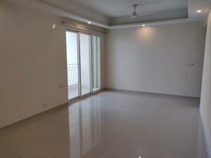 Room in 2.5 BHK Apartment at Mahagun Mirabella, Sector 79 – for Rent