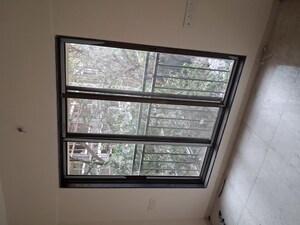 Room in 2 BHK Apartment at Pratham ARC Aura, Andheri West – for Rent