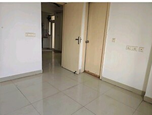 Room in 2 BHK Apartment at Spring Meadows, Tech Zone 4 Greater Noida – for Rent