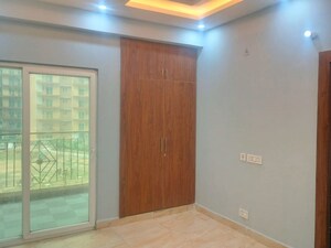 Room in 4 BHK Apartment at Migsun Twinz, Eta Ii Greater Noida – for Rent