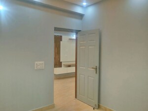 Room in 4 BHK Apartment at Migsun Twinz, Eta Ii Greater Noida – for Rent