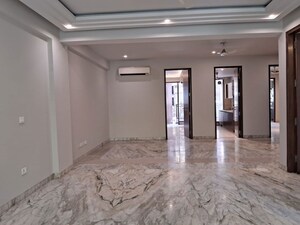 Room in 3 BHK Builder Floor at Greater Kailash I – for Rent