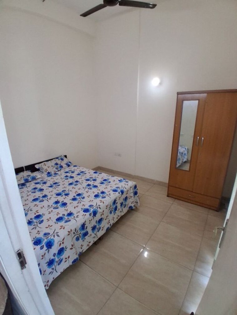 Bedroom, gaur-city-2-14th-avenue 1 Bedroom 600 Sq.Ft. Apartment In Sector 16c Greater Noida Greater Noida 10150315