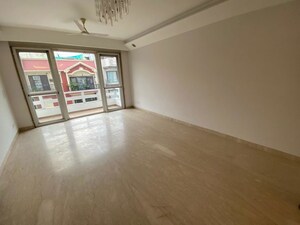 Room in 4 BHK Builder Floor at Saket – for Rent