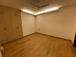 Room in 4 BHK Builder Floor at Saket – for Rent