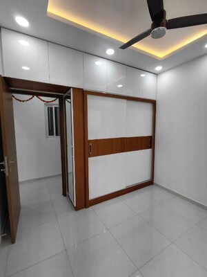 Room in 2 BHK Apartment at Godrej Park Retreat, Sarjapur Road – for Rent