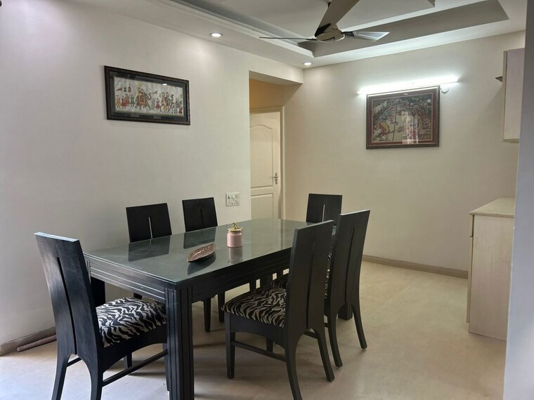 Team Area, vatika-city 3 Bedroom 1940 Sq.Ft. Apartment In Sector 49 Gurgaon 10150371