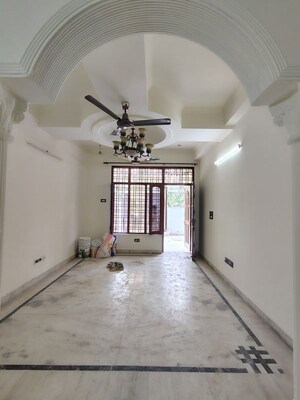 Room in 3 BHK Builder Floor at Sector 23a – for Rent
