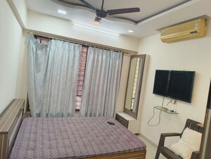 Team Area in 3 BHK Apartment at Riddhi Tower, Malad East – for Rent