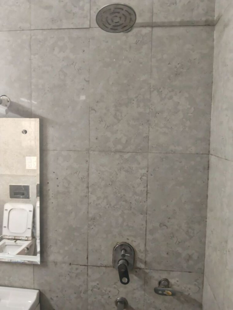 Bathroom, kalkaji 3 Bedroom 1800 Sq.Ft. Builder Floor In Kalkaji Delhi 10150542