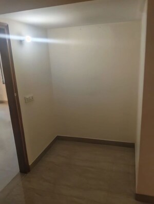 Room in 3 BHK Builder Floor at Kalkaji – for Rent