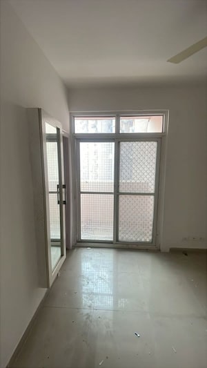 Room in 2 BHK Apartment at Mahagun Mirabella, Sector 79 – for Rent