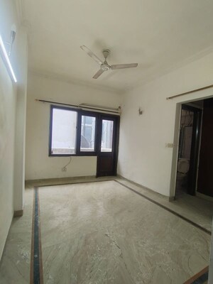 Room in 2 BHK Builder Floor at Green Park – for Rent