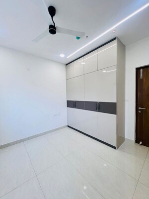 Room in 4 BHK Apartment at Prestige Beverly Hills, Kokapet – for Rent