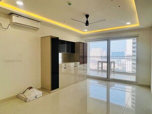 Room in 4 BHK Apartment at Prestige Beverly Hills, Kokapet – for Rent
