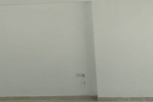 Room in 3 BHK Apartment at H R Buildcon Elite Homz, Sector 77 – for Rent