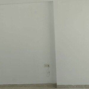 Room in 3 BHK Apartment at H R Buildcon Elite Homz, Sector 77 – for Rent