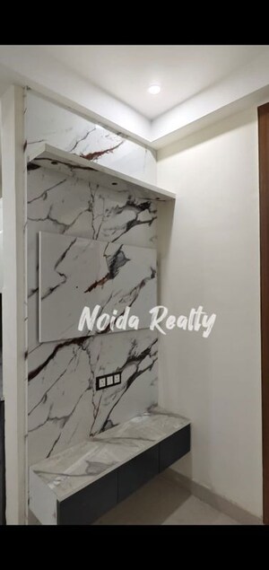 Room in 3 BHK Builder Floor at Ultima 107, Sector 104 – for Sale