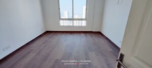 Room in 4 BHK Apartment at Alphacorp Gurgaon One 84, Sector 84 – for Rent