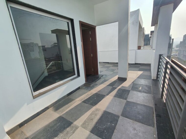 Balcony, crossing-republik 2 Bedroom 80 Sq.Yd. Apartment In Crossing Republic Ghaziabad 10150674