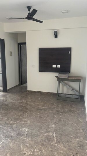 Room in 3 BHK Apartment at Crossing Republik, Crossing Republic – for Sale