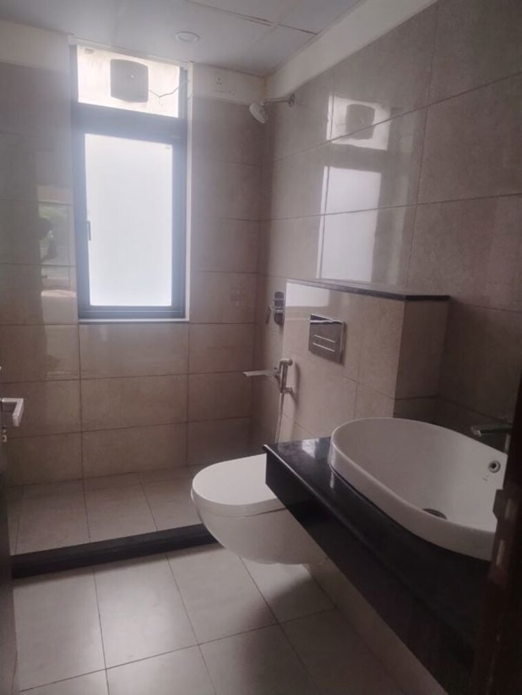 Bathroom, bptp-park-prime 4 Bedroom 2000 Sq.Ft. Apartment In Sector 66 Gurgaon 10150715