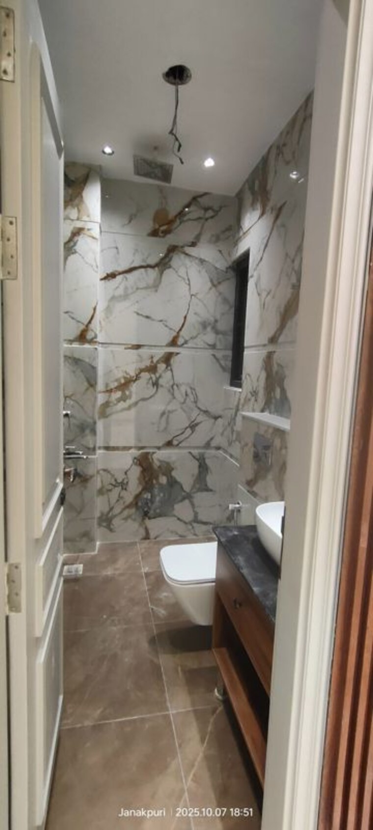 Bathroom, janakpuri 3 Bedroom 1350 Sq.Ft. Builder Floor In Janakpuri Delhi 10150724