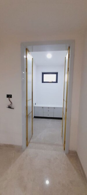 Bathroom in 4 BHK Apartment at Brigade No 7, Banjara Hills – for Rent