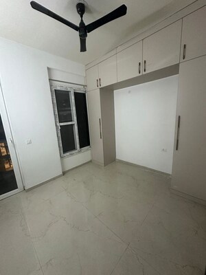 Room in 3 BHK Apartment at Smart World Orchard, Sector 61 – for Rent