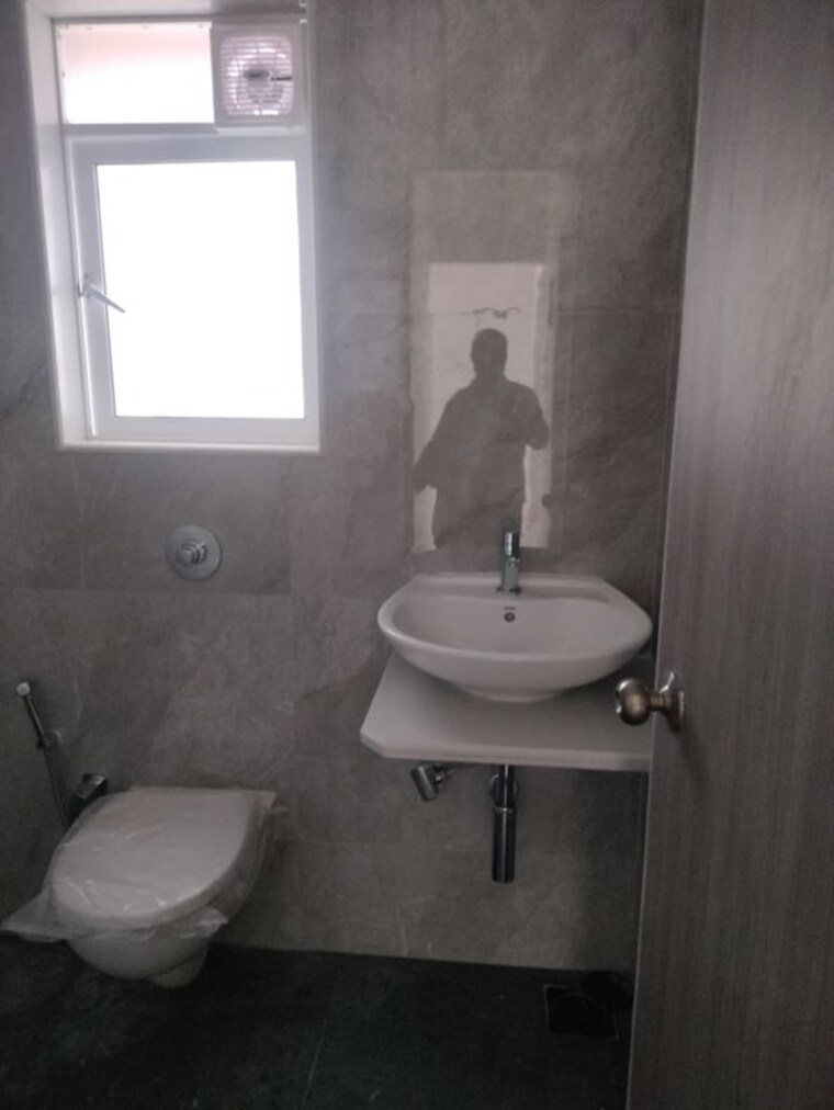 Bathroom, andheri west 2 Bedroom 700 Sq.Ft. Apartment In Andheri West Mumbai 10150738