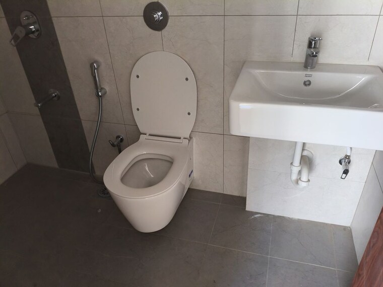 Bathroom, vilas-javdekar-yashone-eternitee 2 Bedroom 692 Sq.Ft. Apartment In Hinjewadi Pune 10150759
