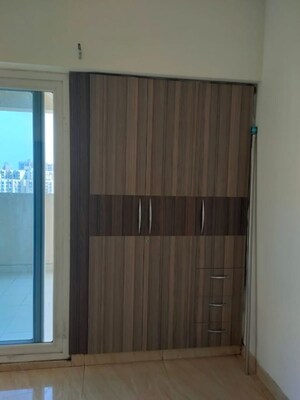 Room in 3 BHK Apartment at Mahagun Mywoods, Sector 16c Greater Noida – for Rent