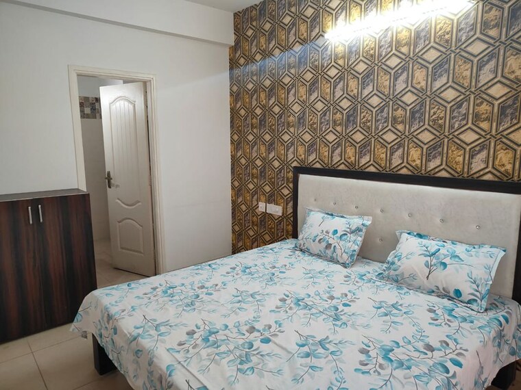 Bedroom, maya-garden-city 3 Bedroom 1850 Sq.Ft. Apartment In Lohgarh Zirakpur 10150801