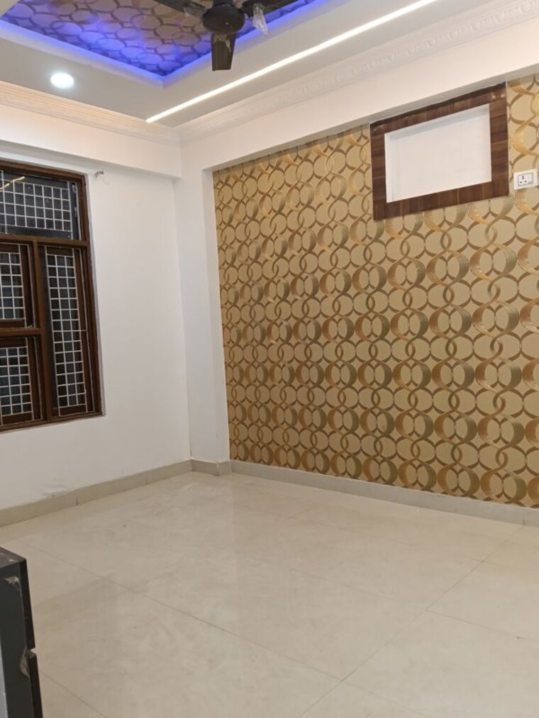 Room, rajendra nagar sector 5 3 Bedroom 100 Sq.Yd. Builder Floor In Rajendra Nagar Sector 5 Ghaziabad 10150840