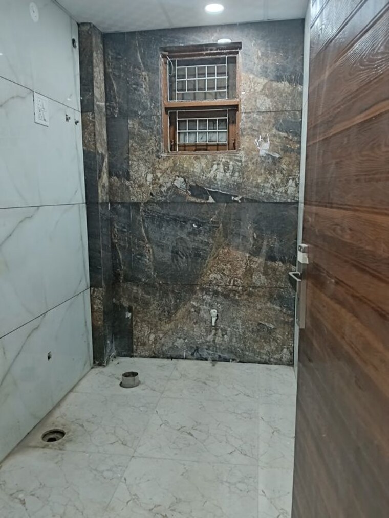 Balcony, rajendra nagar sector 5 3 Bedroom 100 Sq.Yd. Builder Floor In Rajendra Nagar Sector 5 Ghaziabad 10150840