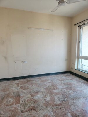 Room in 3 BHK Apartment at Hiranandani Meadows, Manpada – for Rent