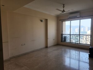 Room in 3 BHK Apartment at Hiranandani Meadows, Manpada – for Rent