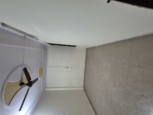 Furnished Amenities in 3.5 BHK Builder Floor at Mayur Vihar – for Rent