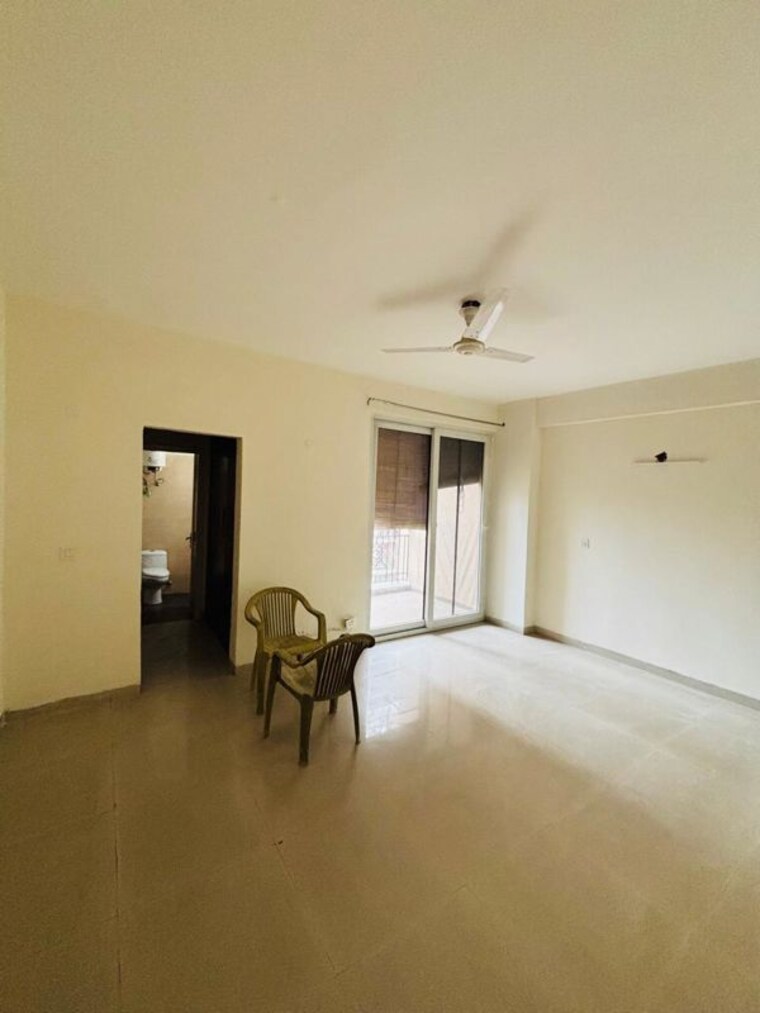 Room, tulip-purple 4 Bedroom 2400 Sq.Ft. Apartment In Sector 69 Gurgaon 10150869